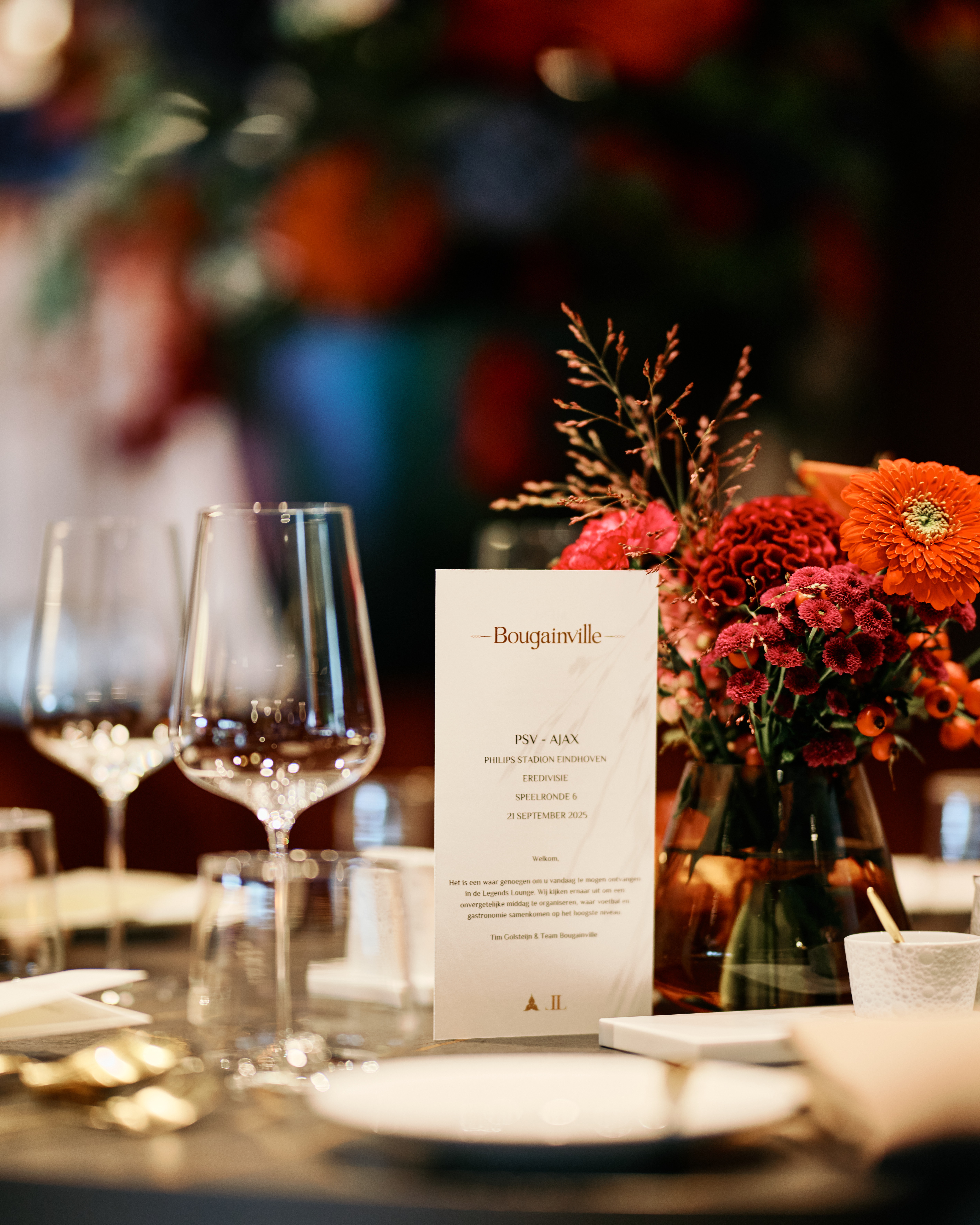 Menukaart en bloemen